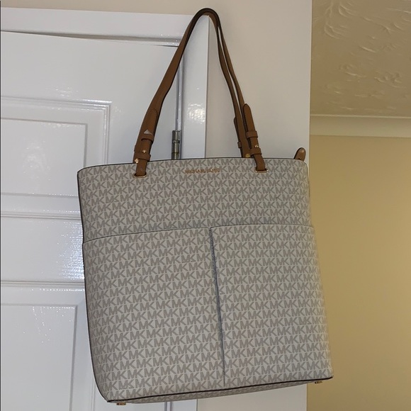 Michael Kors Bedford - Picture 1 of 4